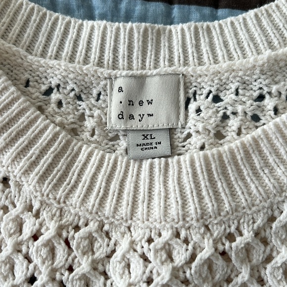 Sleeveless Knit Sweater, Size XL - Picture 4 of 8